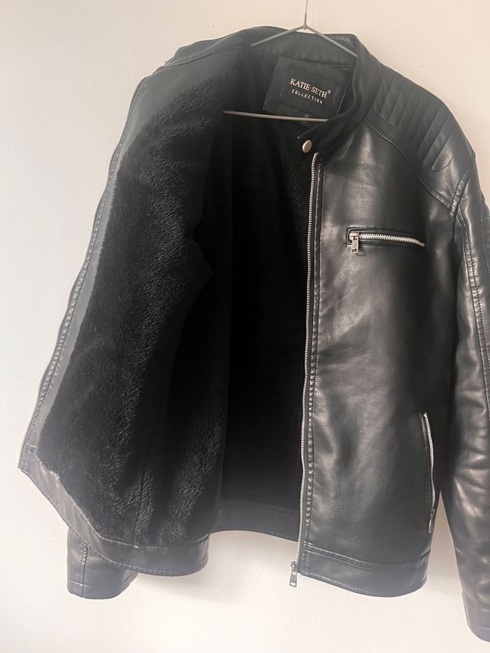 Il est de très bonne qualité et je ne l'ai utilisé qu'une seule fois. - photo numéro 3