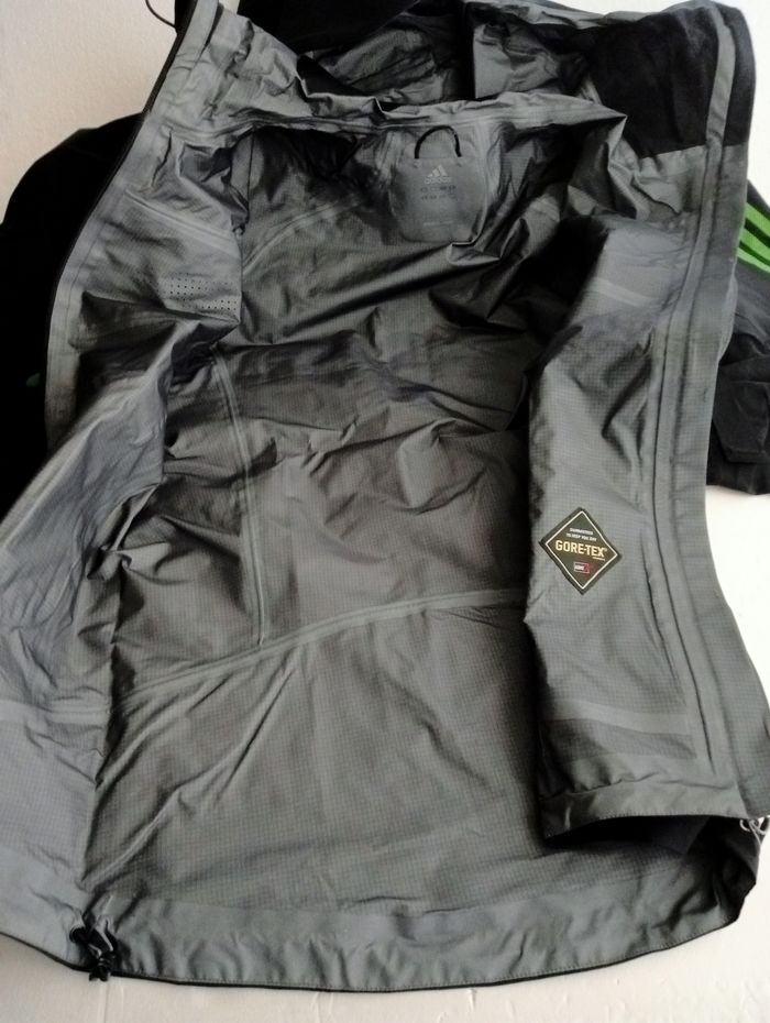 ADIDAS veste homme/garçon, presque noir, gore-tex, F 174 cm, D  48. Neuve. - photo numéro 3