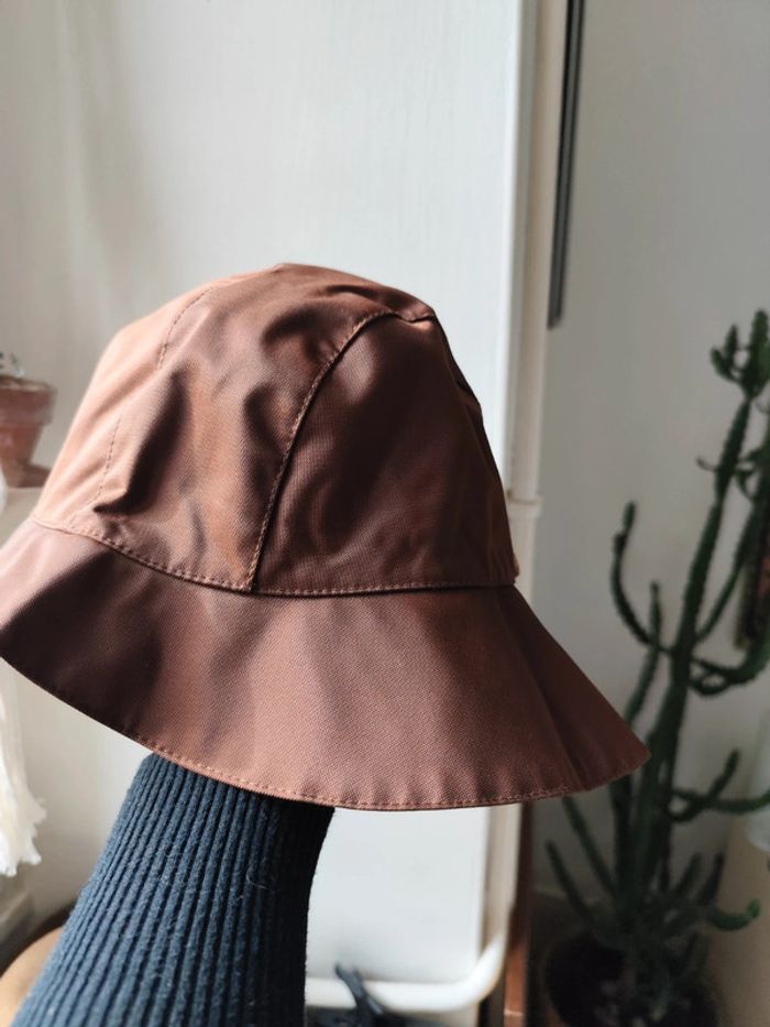 Superbe chapeau imperméable Aria