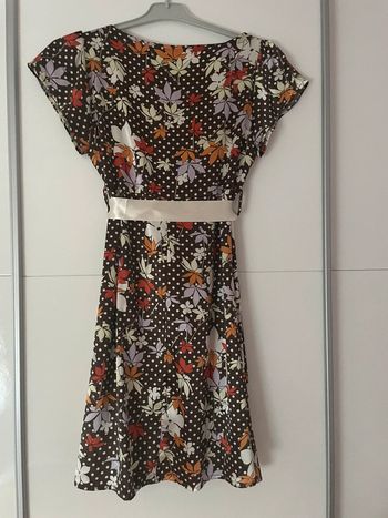 Robe satin courte légère 36