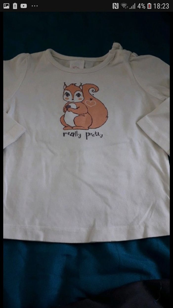 Adorable petit haut fille taille 6 mois