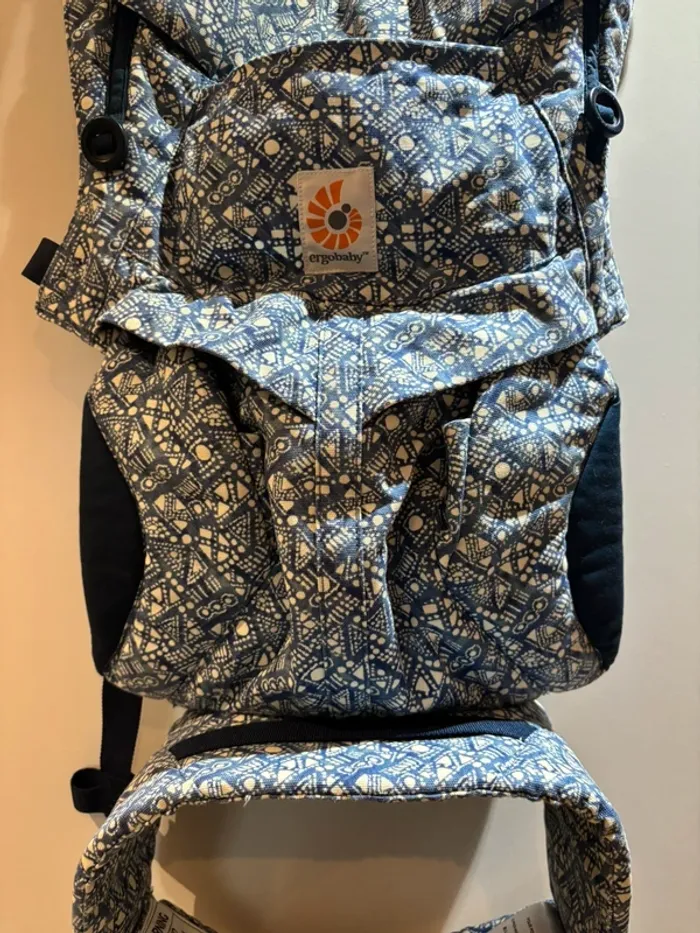 Porte-bébé ergobaby 360 Batik Indigo - photo numéro 3