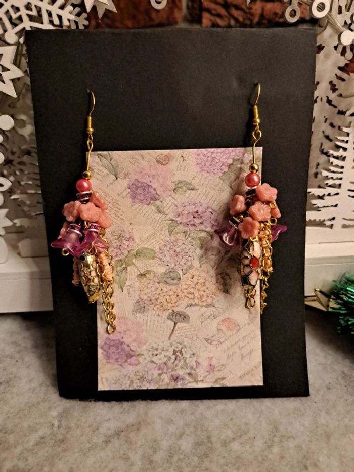 Boucles d'oreilles pendante rose doré - photo numéro 6