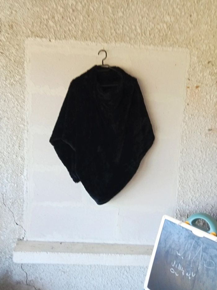Poncho noir femme pilou pilou - photo numéro 2