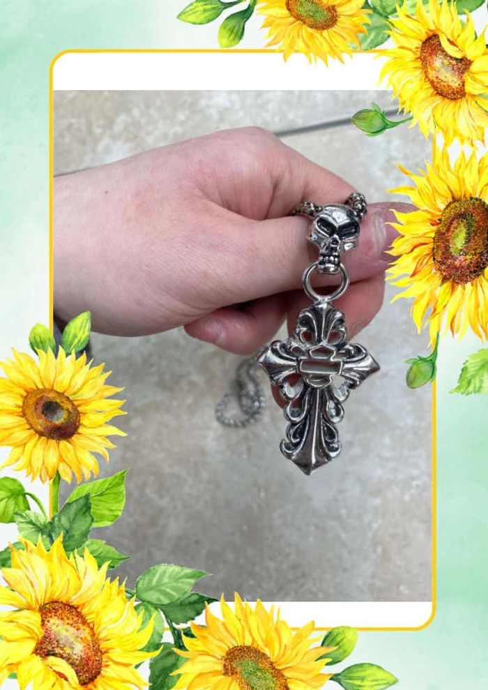 Collier croix tête de mort