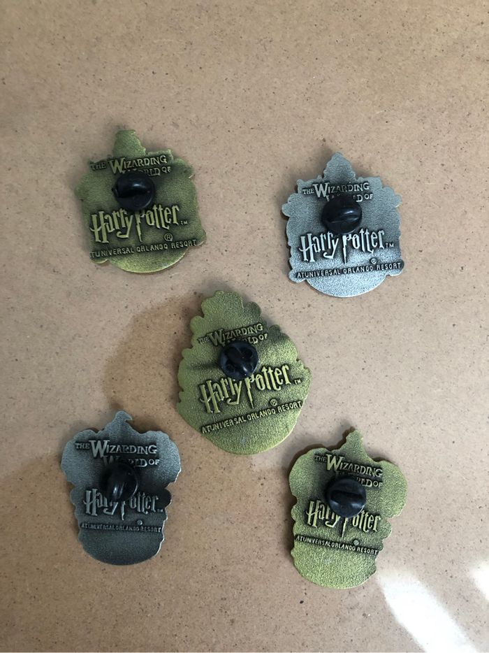 Lot pin’s Harry Potter griffondor serpentard serdaigle poufsouffle neuf - photo numéro 2