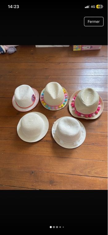 Lot chapeau fille
