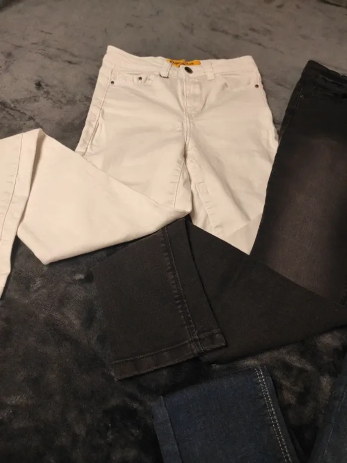 Lot 3 jean's noir/bleu/blanc taille 12 ans - photo numéro 2