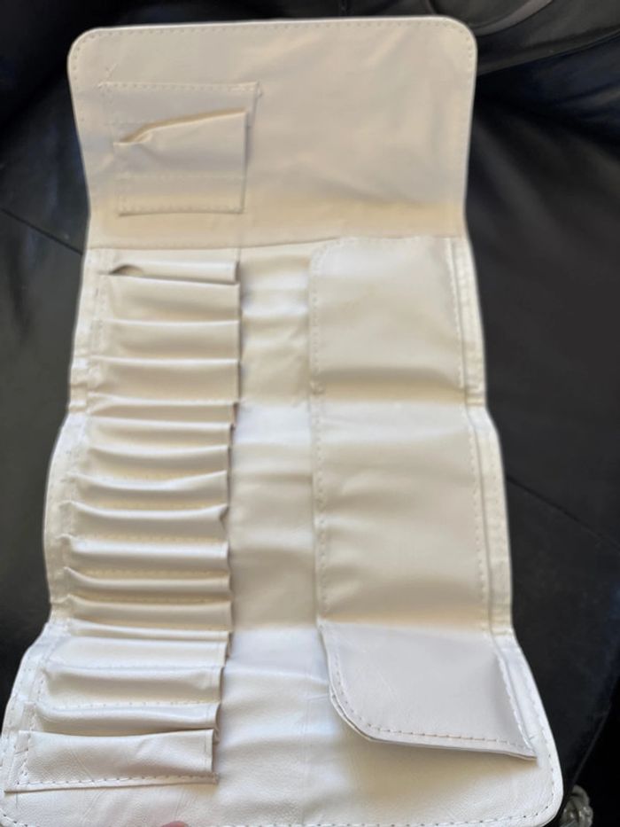 Pochette maquillage - photo numéro 3