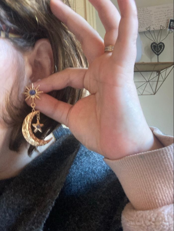 Boucles d’oreilles pendantes NEUVES pour femme forme de lune couleur doré