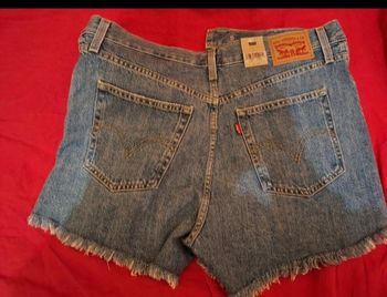 Short levis