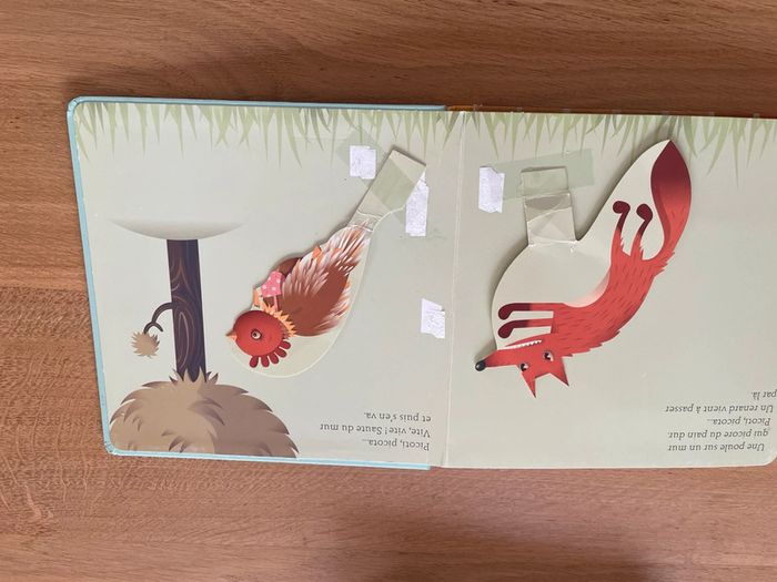 Une poule sur un mur histoire à toucher - photo numéro 8