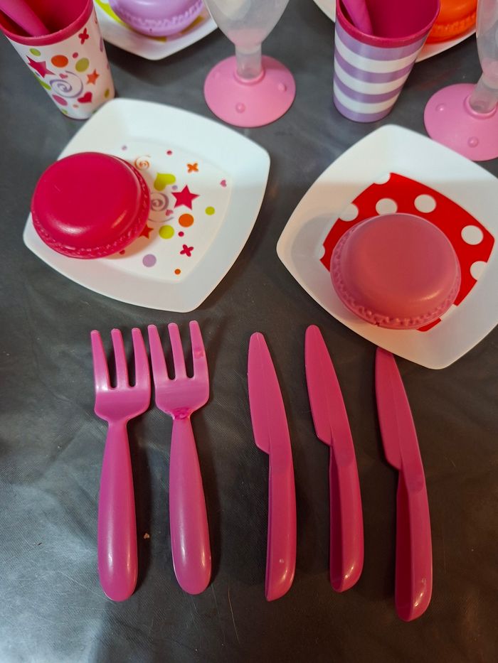 Dinette enfant ensemble anniversaire et macarons - photo numéro 4