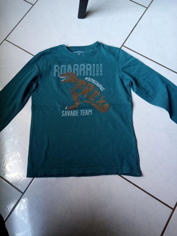 Tee shirt manche longue dinosaure 8A