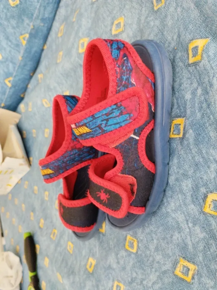 Sandales spiderman taille 27 - photo numéro 2
