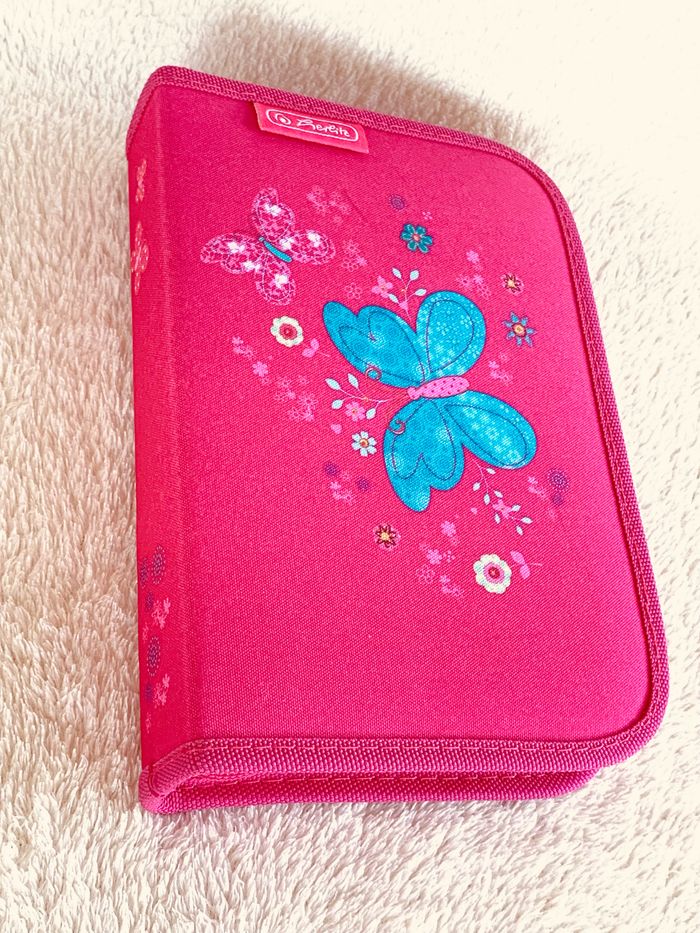 Trousse à crayons rose, papillons fleurs Hertlitz à rabats