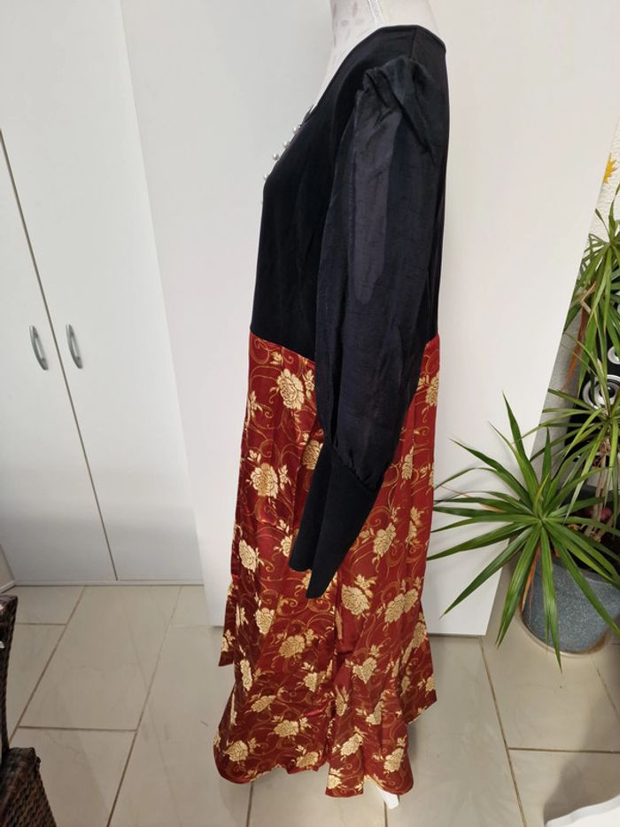Robe Chic Elegante Noire Rouge Fleurs Dorées Perles Manches Transparentes - photo numéro 5