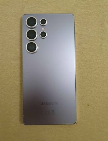 Vends Samsung S25 Ultra + accessoires