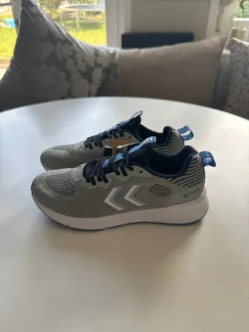 Baskets Hummel Taille 42 – Gris / Bleu – Running Légères