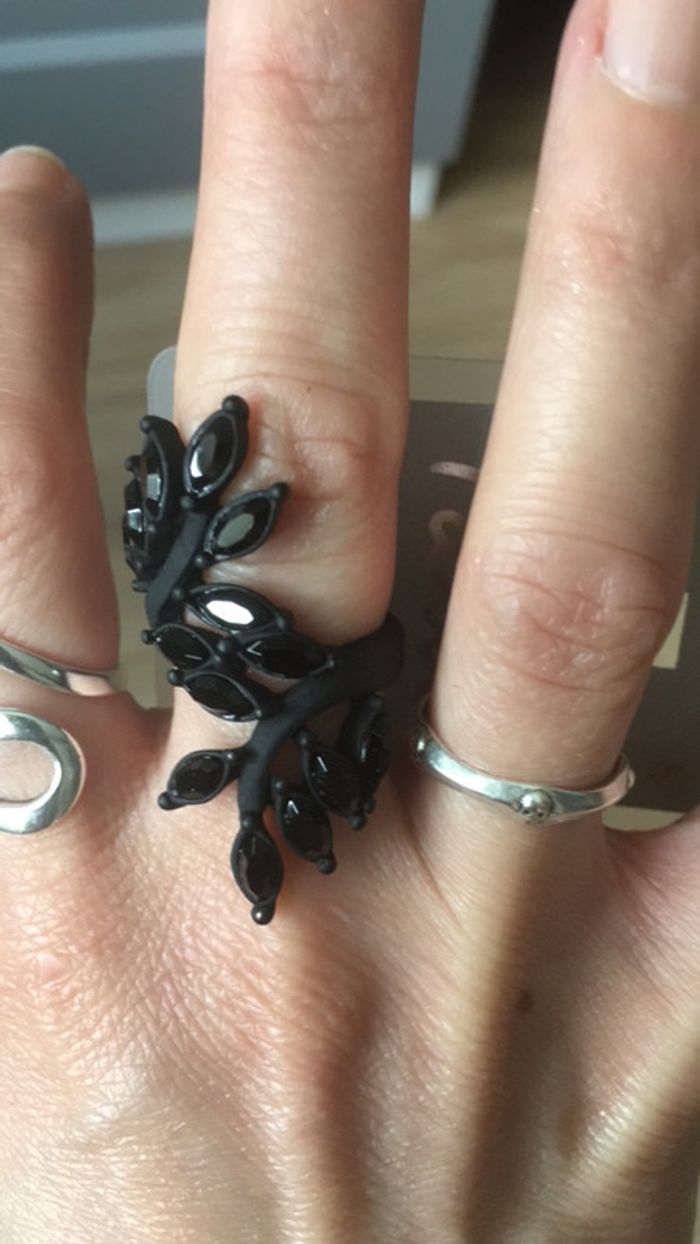 Belle bague fantaisie noire s I am - photo numéro 3