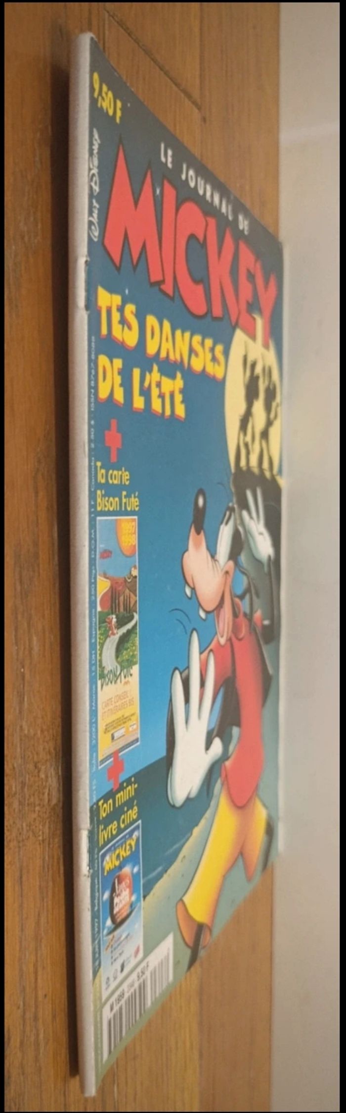 Ancien journal de mickey avec cadeau livret James et la pêche géante N°2348 de 1997 vintage - photo numéro 9