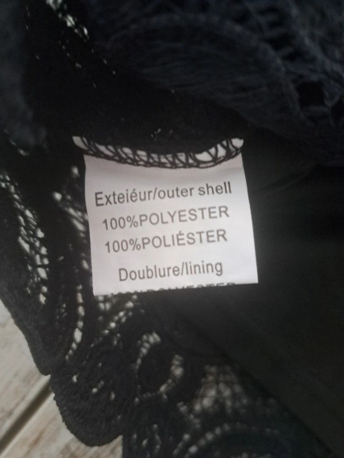 Haut broderie anglaise et fermeture éclair au dos peut servir de veste 2 en 1 - photo numéro 3