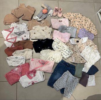 Lot vêtement bébé fille - taille 1 mois