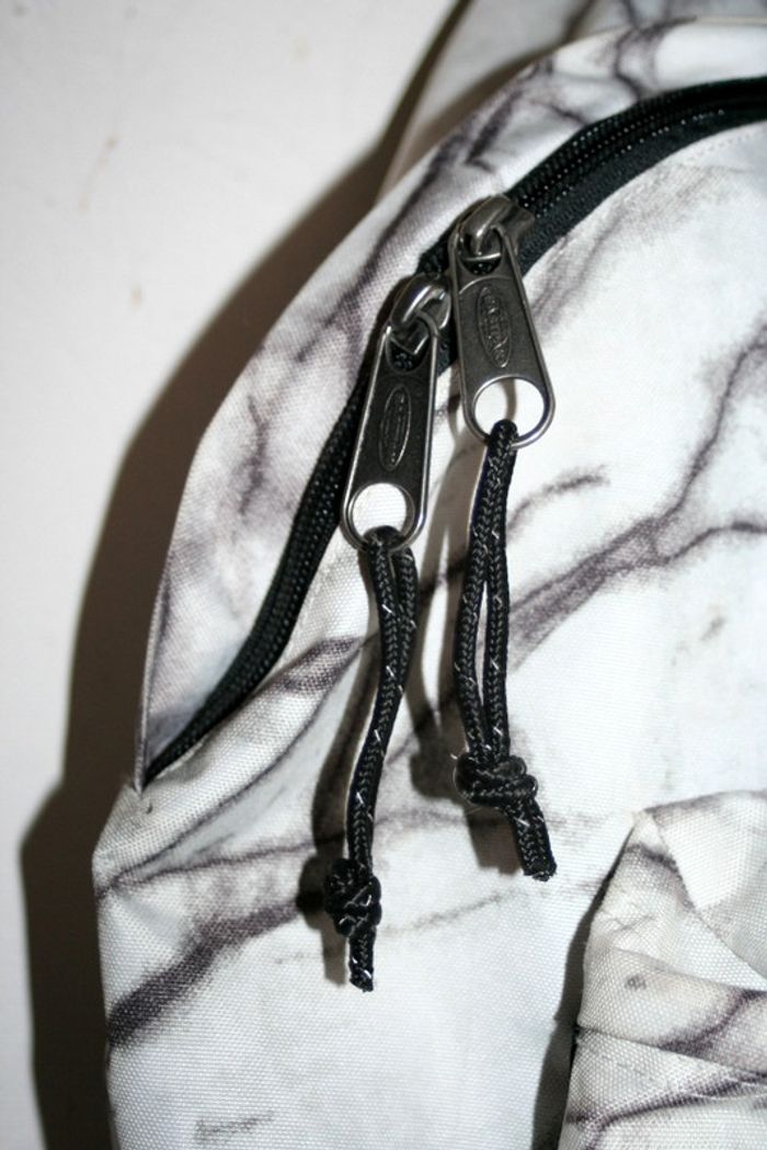 Sac à dos EastpaK Padded marble - photo numéro 3