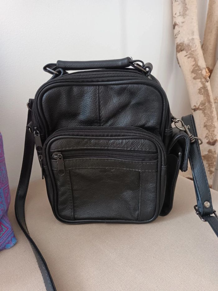 Ancien sac multipoches avec bandoulière