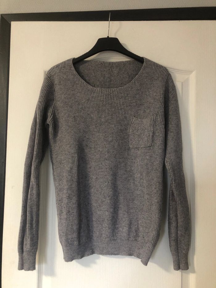 Pull gris