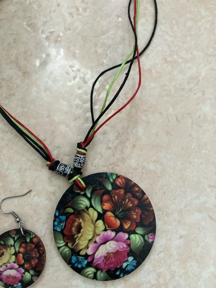 Ensemble bijoux en bois chogan– Collier + boucles d’oreilles - photo numéro 3