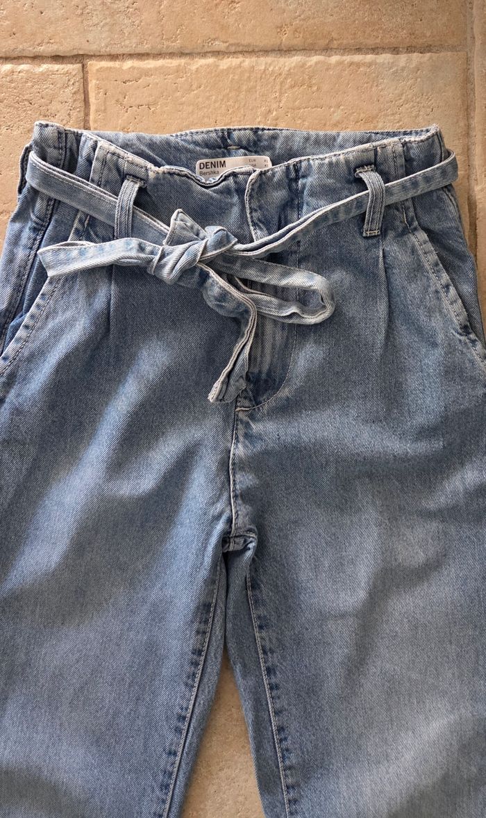 Jean mom Bershka taille haute avec ceinture – coupe tendance – T. XS – excellent état - photo numéro 5
