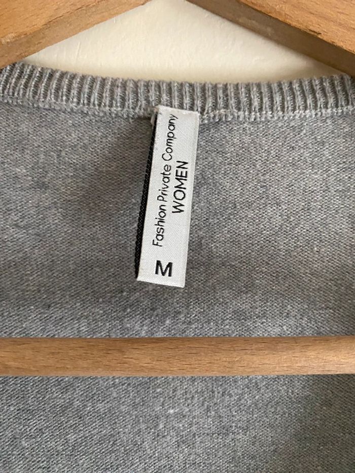 Pull col v gris - photo numéro 4