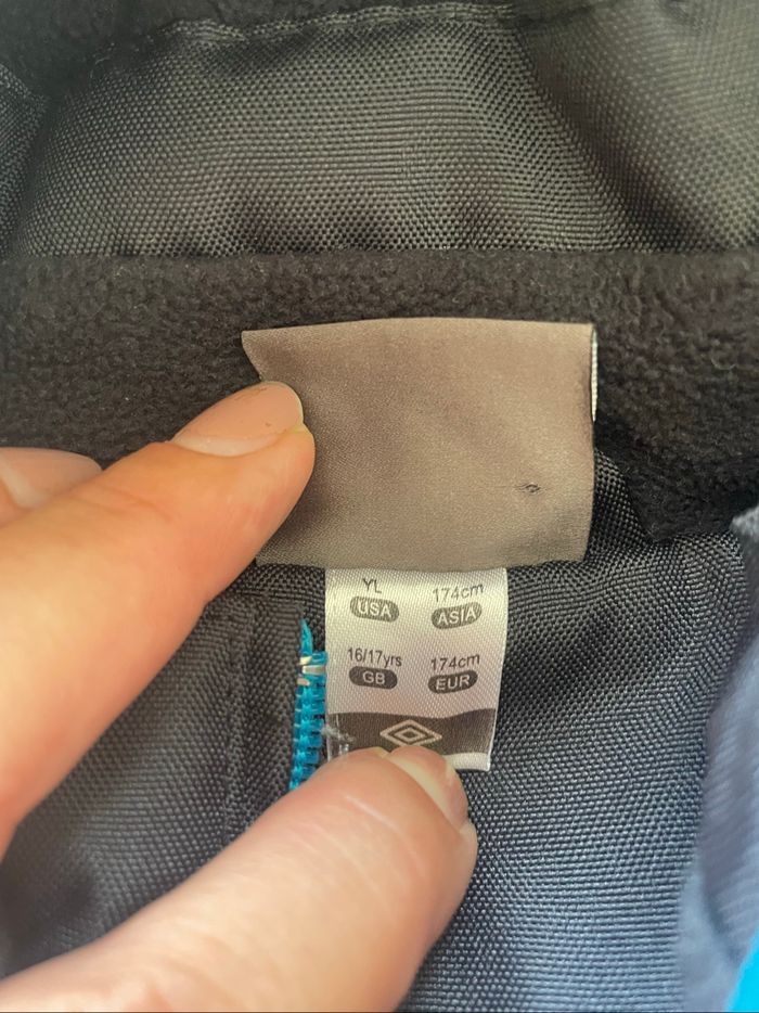Manteau avec capuche Umbro - taille 16/17 ans - photo numéro 4