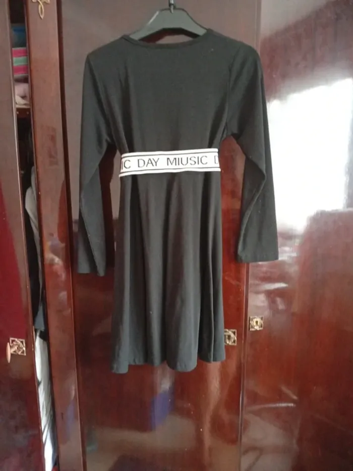 Robe 140 cm - photo numéro 3