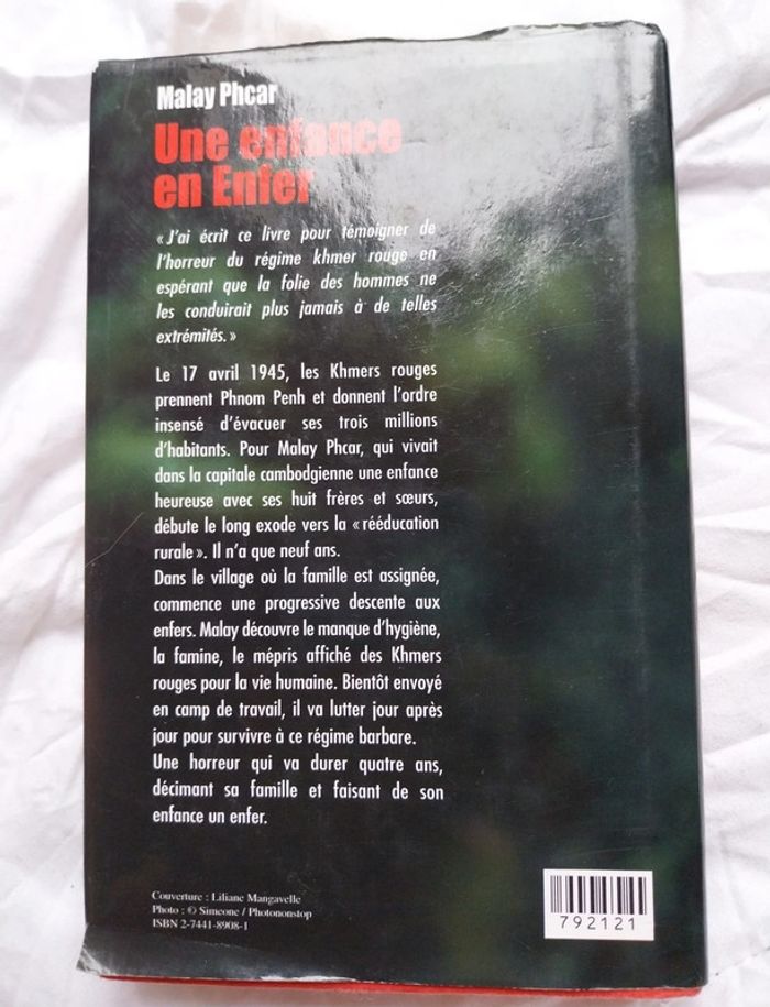 Livre histoire vraie: une enfance en enfer - photo numéro 2