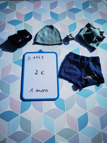 D1143 - short garçon 1 mois