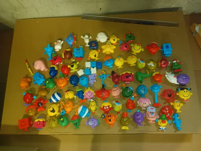 Lot de 80 figurines Mr et Madame McDo