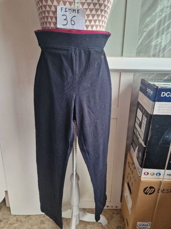 Bas de sport, noir ceinture rose intérieur, taille haute, forme régular,en coton & elasthanne