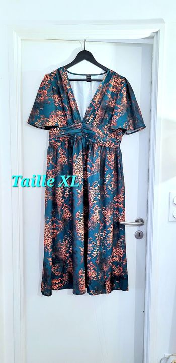 Robe taille XL jamais portée