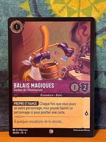 Carte Lorcana (foil) - Balais Magiques : Gardien de l'Illuminarium - 48/204 - FR - 4