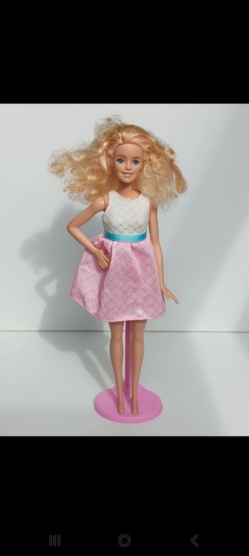 Poupée mattel barbie fashionistas powder pink n°14 dgy57
Poupée et ensemble compris