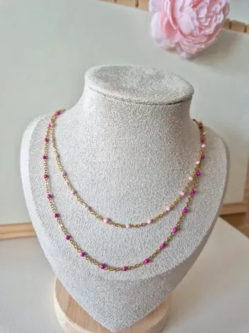 Lot de 2 colliers ras du cou rose et violet 
En acier inoxydable