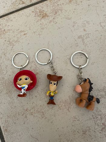 3 figurines porte clés Toy Story (Jessie, Woody et Pile Poil)