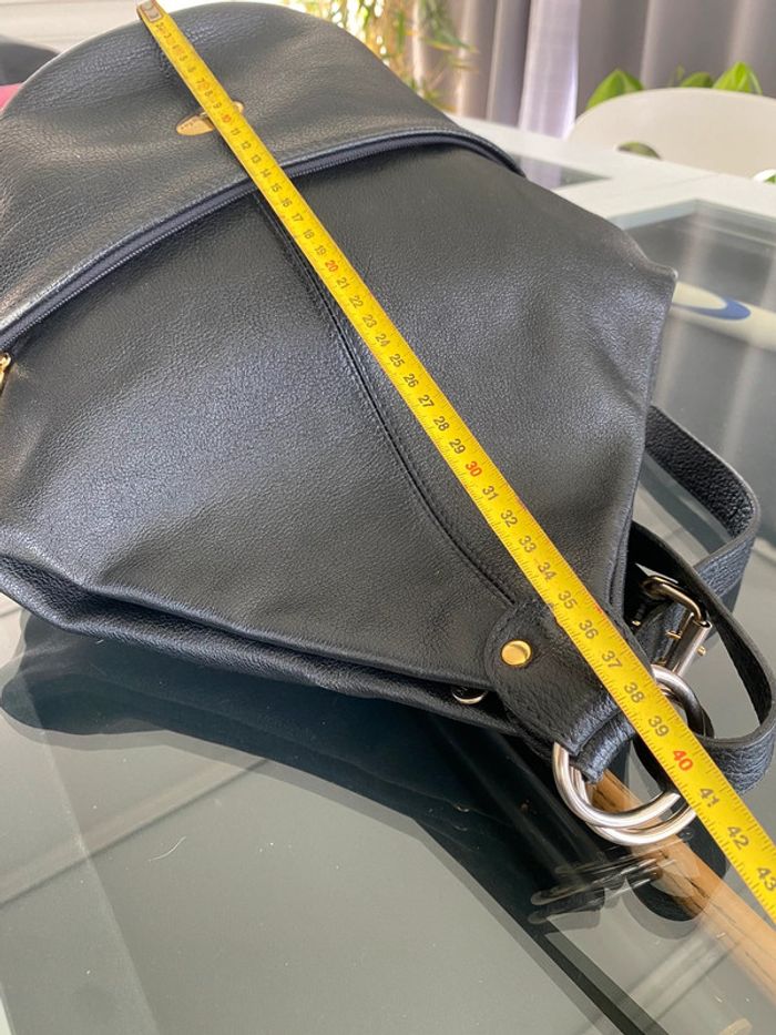 Sac Mac Douglas cuir noir porté épaule - photo numéro 8