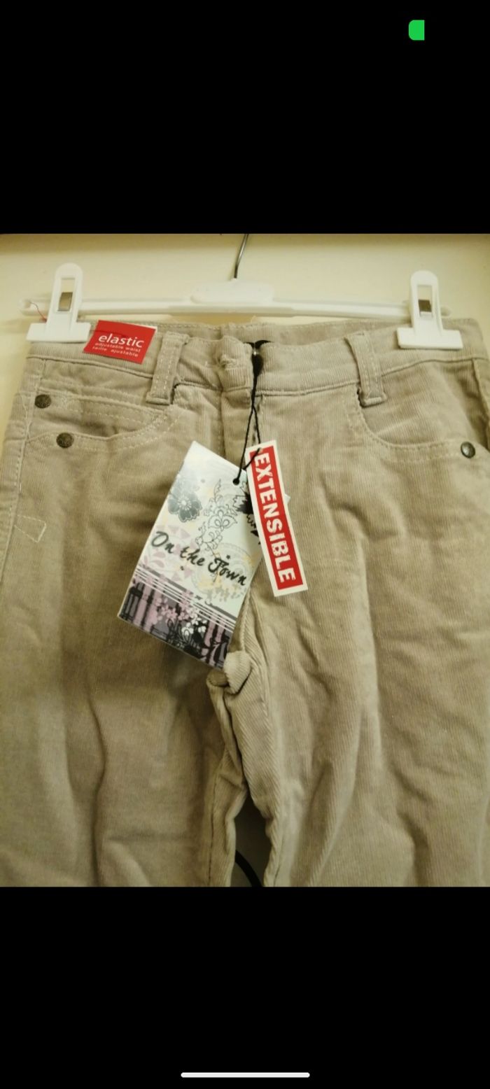 Magnifique pantalon On The Town velours côtelé. Taille 8 ans - photo numéro 2