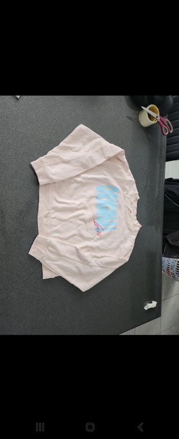 Sweat levi's rose pâle