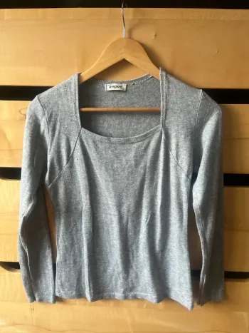 Pull gris