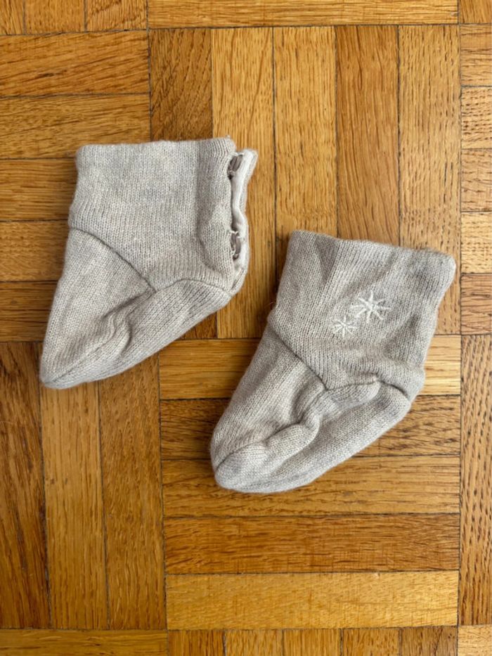 Chaussons Naissance / 1 mois beige parfait état - photo numéro 3
