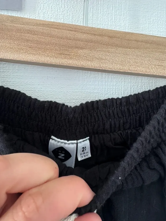 Jupe noir - taille 2 ans 🌸 - photo numéro 2